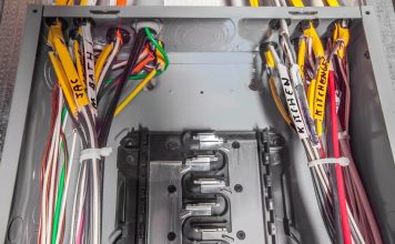 Cableado de un panel de disyuntores eléctricos: Descripción general