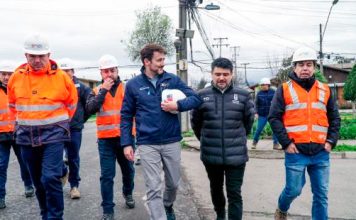 Ministro Pardow se despliega en terreno para monitorear suministro eléctrico ante la llegada de sistema frontal a la Región Metropolitana