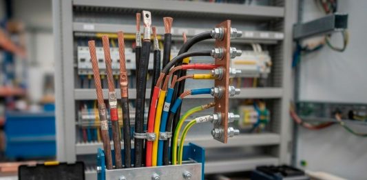 Conductores eléctricos: Desnudos y con Aislación, aplicaciones