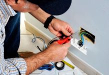 Pueden pasar cables de luz y de red/internet por el mismo tubo?